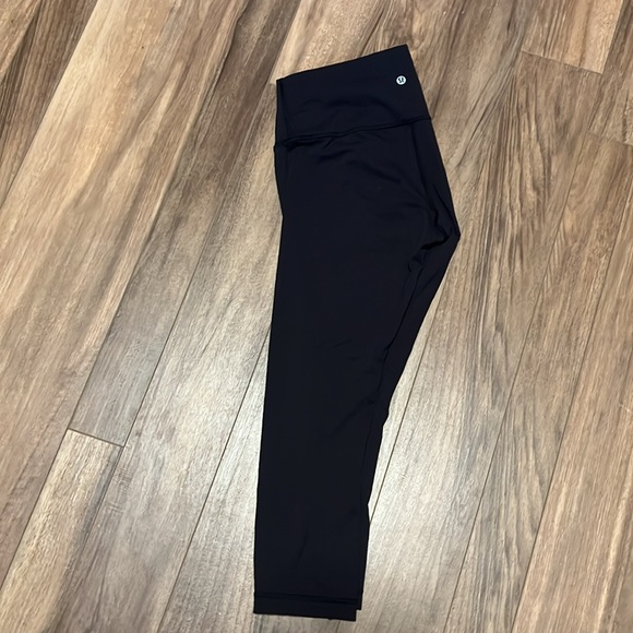Lululemon wonder train crop 23” in black - Picture 2 of 3